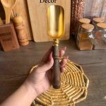 قاشق آجیل طلایی دسته چوبی