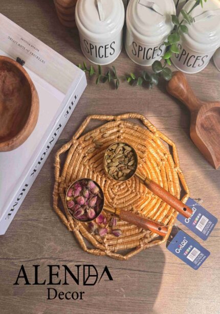 پیمانه طلایی دسته چوبی