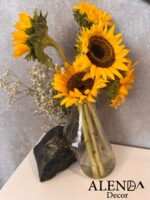 گلدان شیشه و سنگ