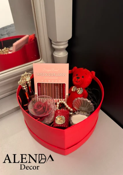 پک هدیه آرایشی قرمز کد 10